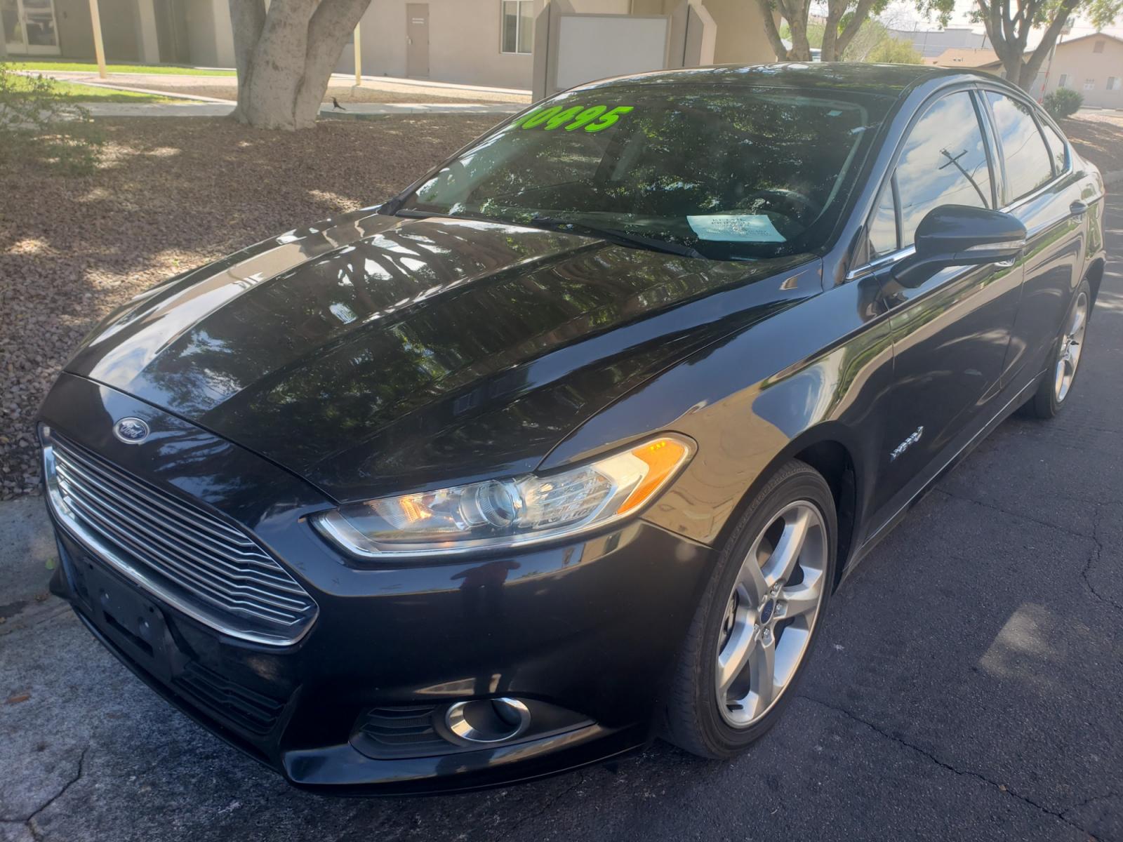 2014 /gray and black Ford Fusion Hybrid SE (3FA6P0LU3ER) with an 2.0L L4 DOHC 16V engine, 6-Speed Automatic Overdrive transmission, located at 323 E Dunlap Ave., Phoenix, AZ, 85020, (602) 331-9000, 33.567677, -112.069000 - 2014 Ford Fusion SE Hybrid......EXCELLENT condition,....ONLY 110K MILES!!!..... A Real Must See!!.... No accidents, Power everything, Touch screen Stereo/cd player, Phone sync, Bluetooth, Satellite compatible, Backup camera, Navigation, Ice cold ac, Clean Gray and Black interior with Black cloth sea - Photo #0